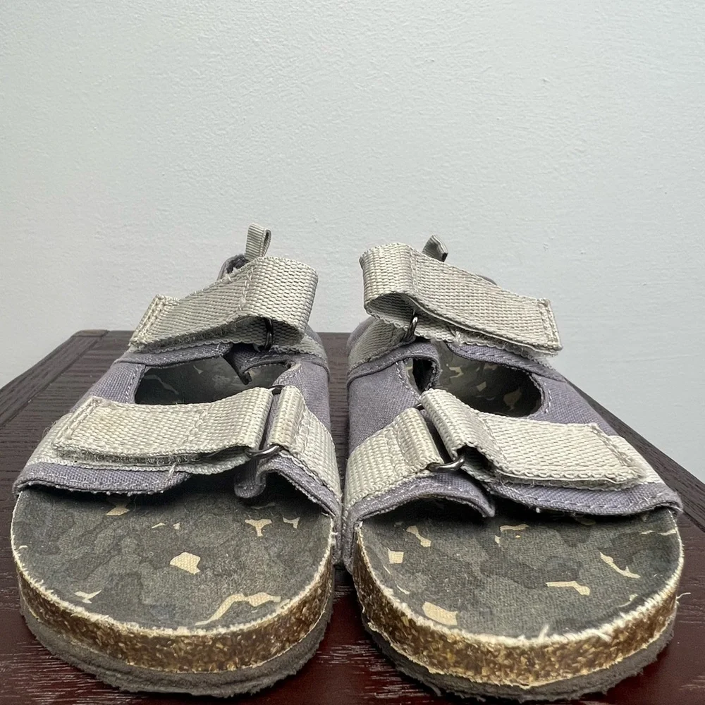 OshKosh B’gosh- Kids canvas strap sandals- Grey/Blue,‎ Pre-Owned, Size:9
